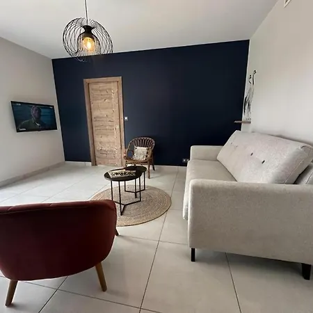 Quilleret Holiday home *