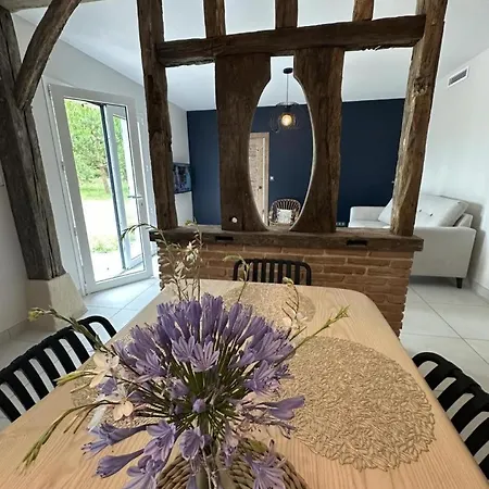 Quilleret Holiday home *